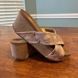 Volatile Riverside tan Brown Wedge Sandals size 8